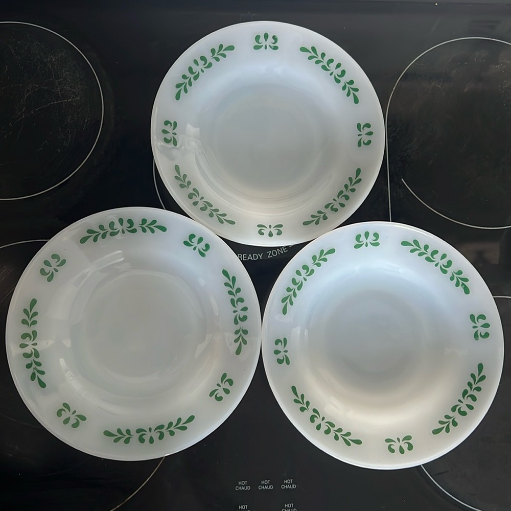 Vintage termocrisa shallow soup bowls
